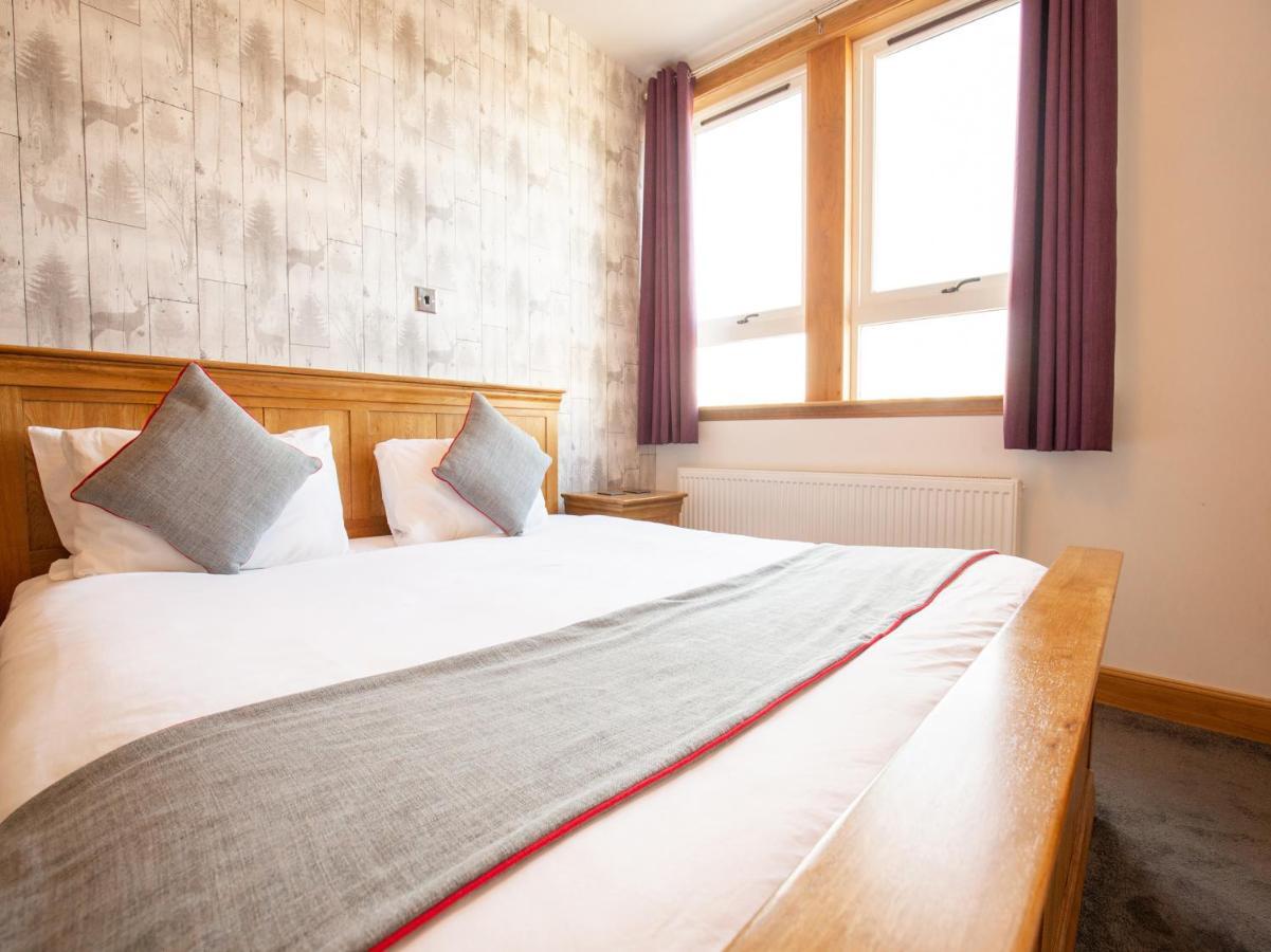 The Ben Mhor Hotel, Bar & Restaurant Grantown-on-Spey エクステリア 写真