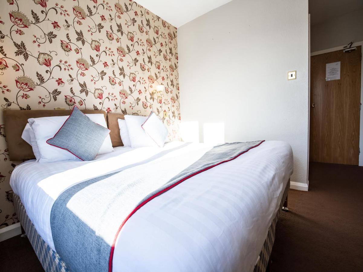 The Ben Mhor Hotel, Bar & Restaurant Grantown-on-Spey エクステリア 写真