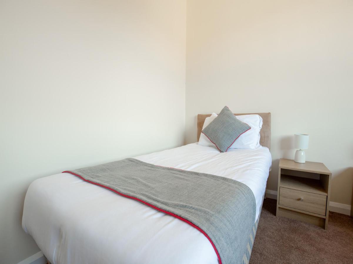 The Ben Mhor Hotel, Bar & Restaurant Grantown-on-Spey エクステリア 写真