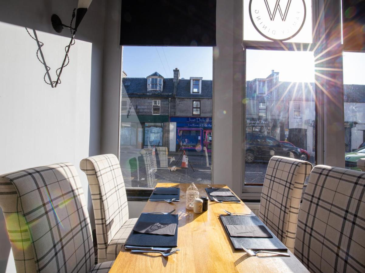 The Ben Mhor Hotel, Bar & Restaurant Grantown-on-Spey エクステリア 写真
