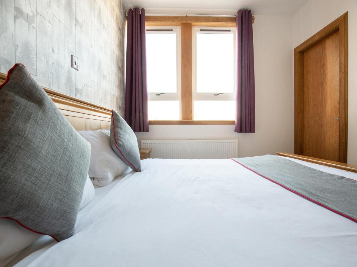 The Ben Mhor Hotel, Bar & Restaurant Grantown-on-Spey エクステリア 写真