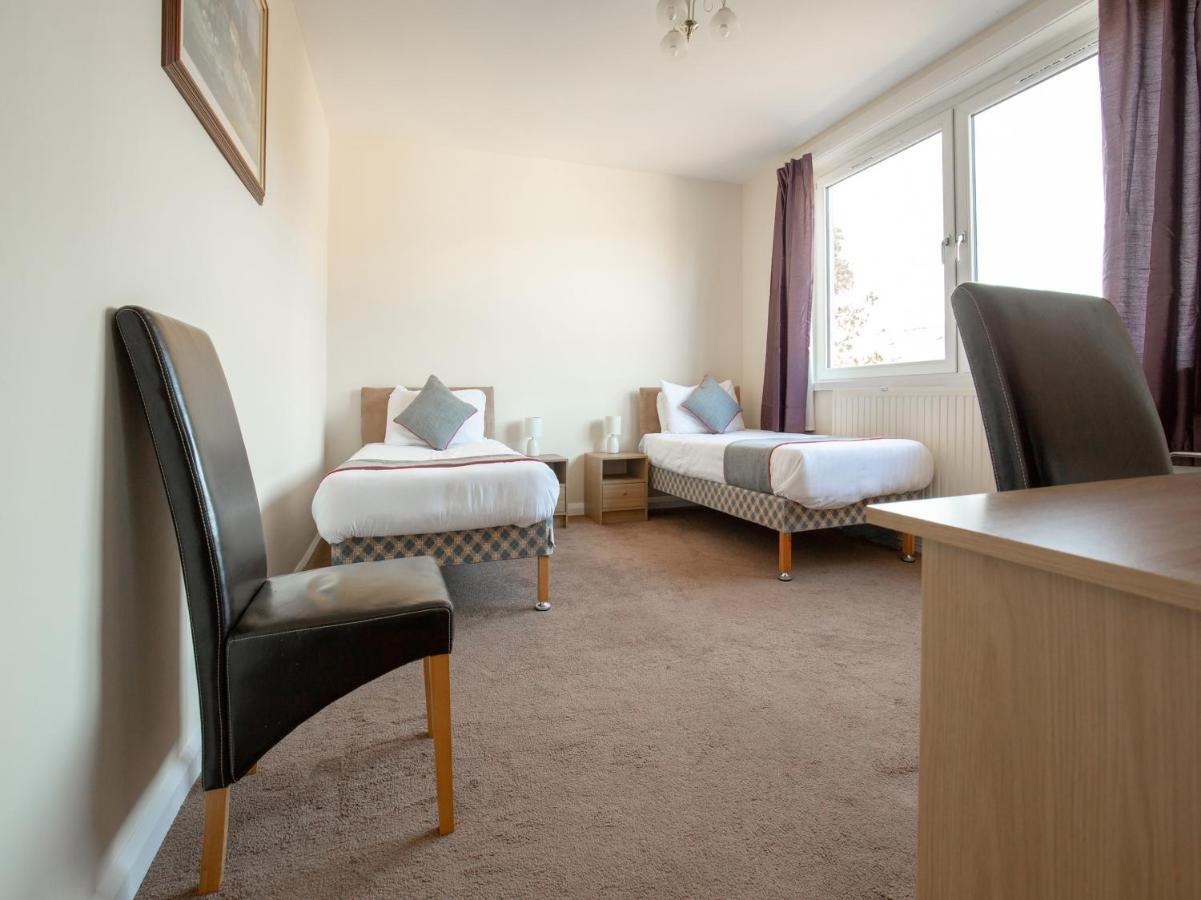 The Ben Mhor Hotel, Bar & Restaurant Grantown-on-Spey エクステリア 写真