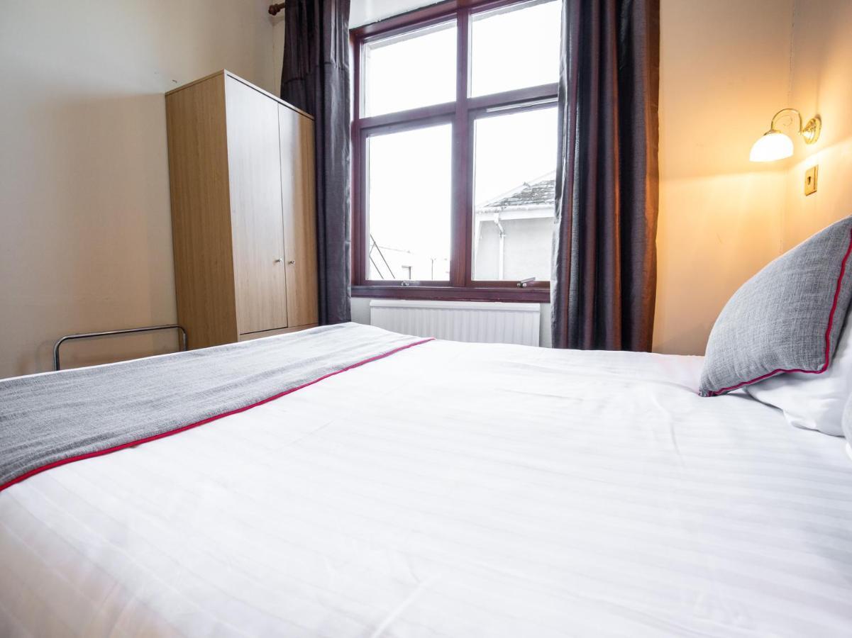 The Ben Mhor Hotel, Bar & Restaurant Grantown-on-Spey エクステリア 写真
