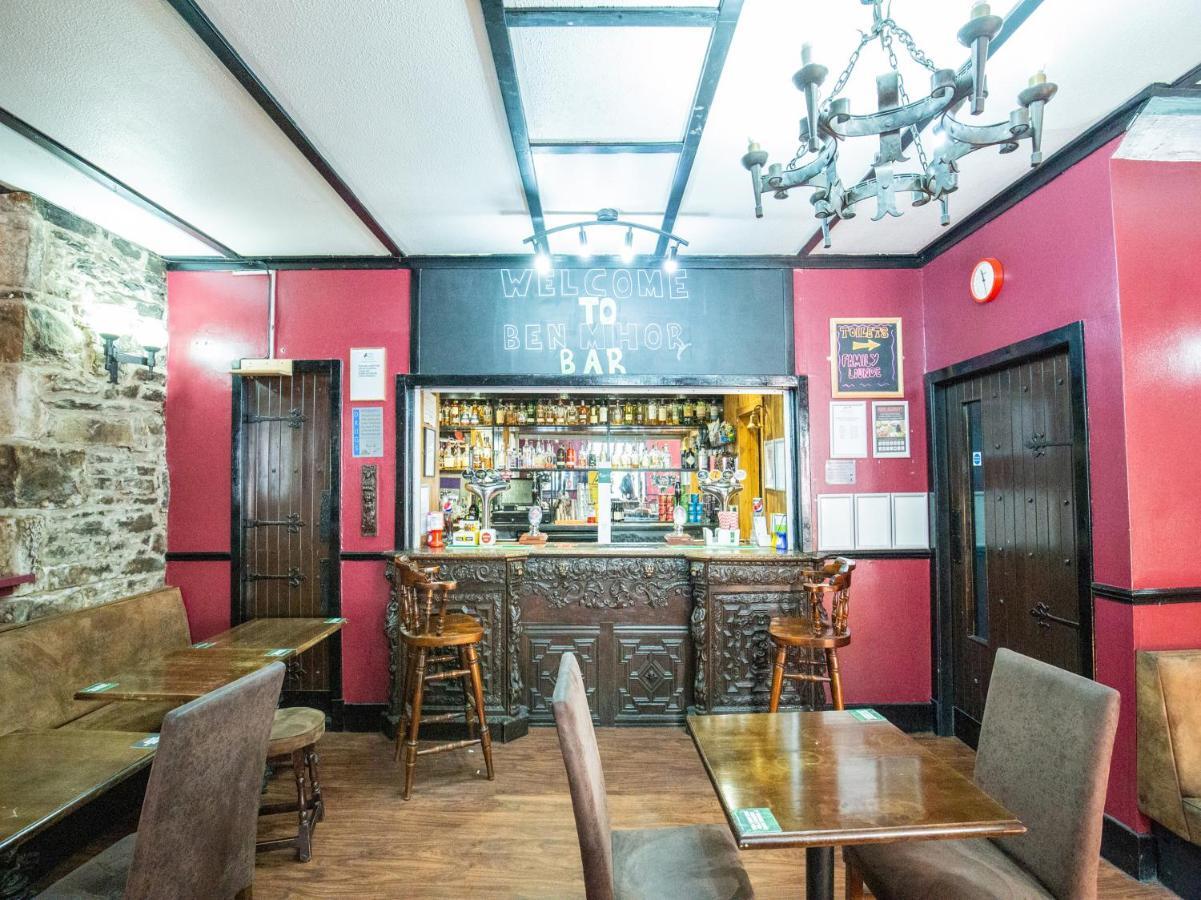 The Ben Mhor Hotel, Bar & Restaurant Grantown-on-Spey エクステリア 写真